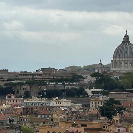 Penthouse Apartment With Terrace Close To Vatican Рим Екстер'єр фото