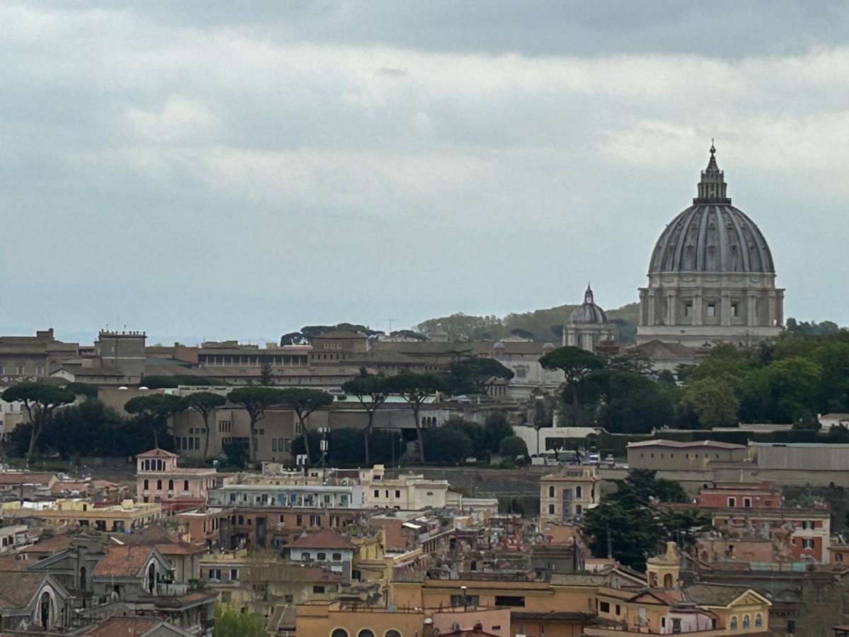 Penthouse Apartment With Terrace Close To Vatican Рим Екстер'єр фото